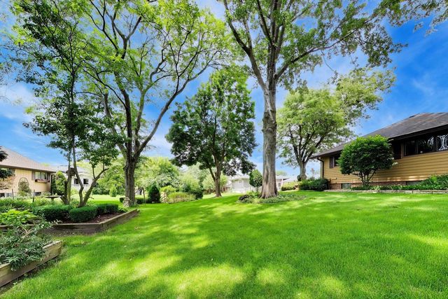 16W671 Fern Street, Willowbrook, IL 60527