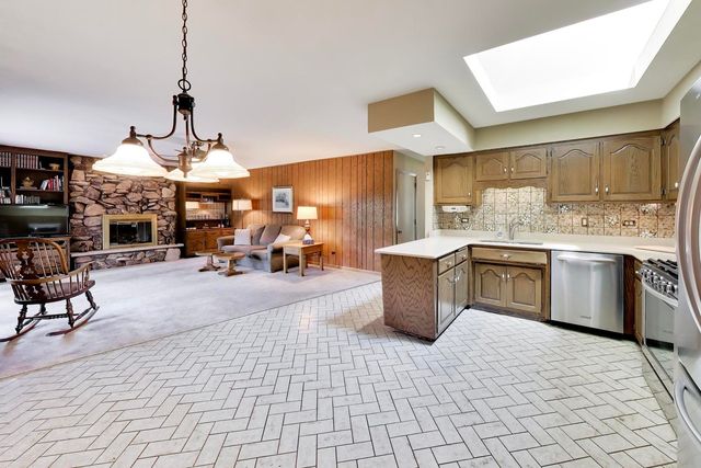 16W671 Fern Street, Willowbrook, IL 60527
