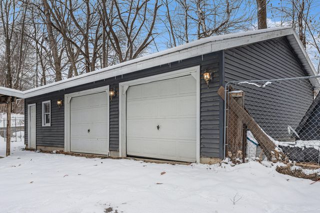 13774 Shaftsburg Road, Perry, MI 48872