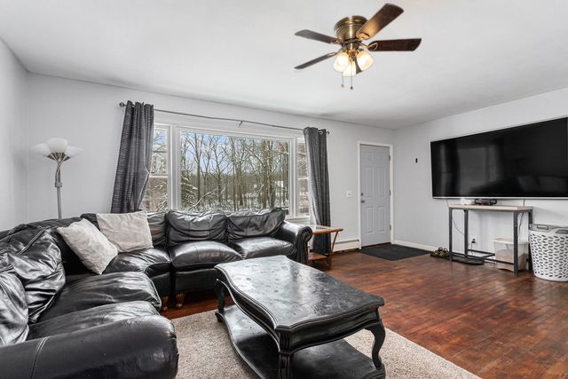 13774 Shaftsburg Road, Perry, MI 48872