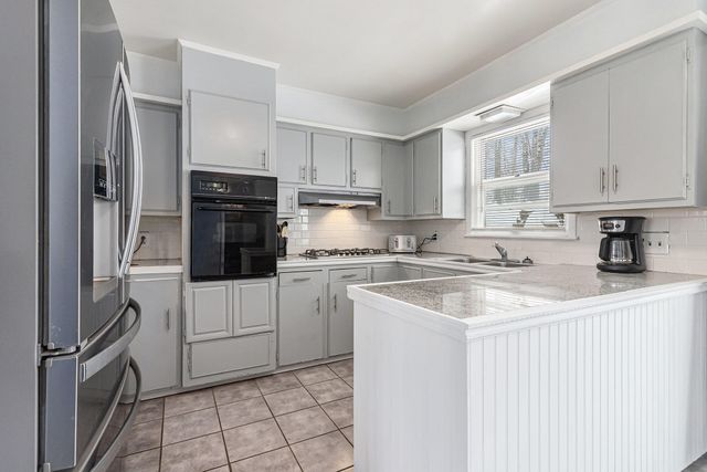 13774 Shaftsburg Road, Perry, MI 48872