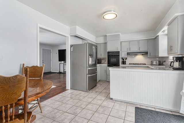 13774 Shaftsburg Road, Perry, MI 48872