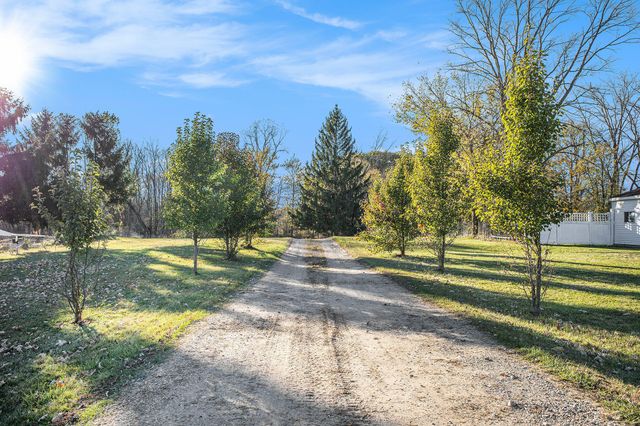 13774 Shaftsburg Road, Perry, MI 48872