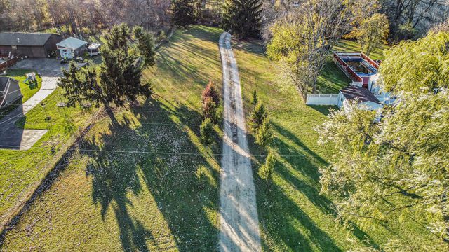 13774 Shaftsburg Road, Perry, MI 48872