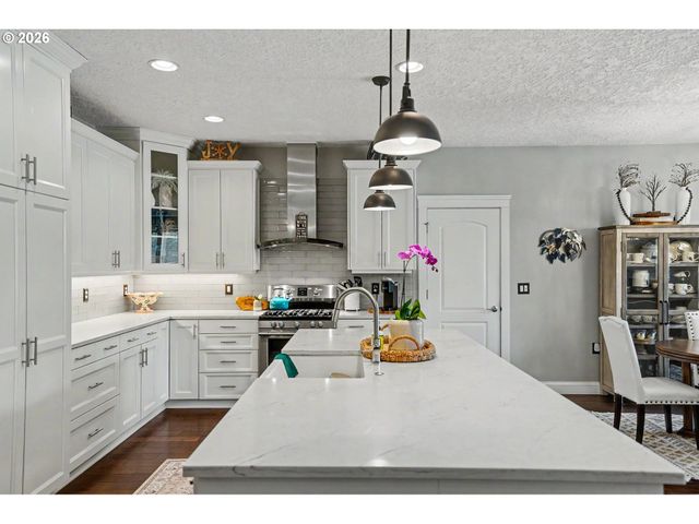 5918 SORRENTO St, Salem, OR 97306