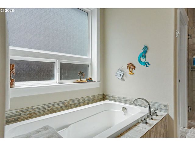 5918 SORRENTO St, Salem, OR 97306