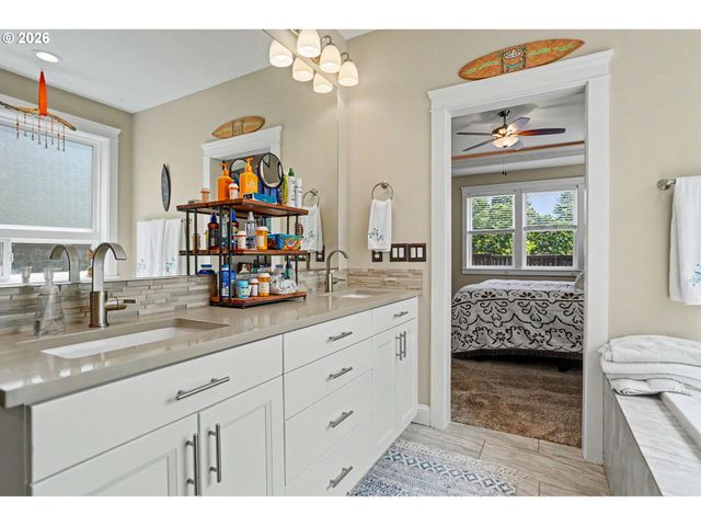 5918 SORRENTO St, Salem, OR 97306