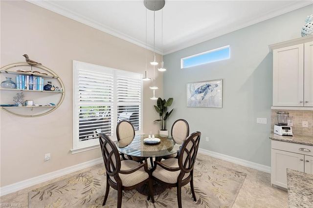 9446 Lagomar CT, Naples, FL 34114