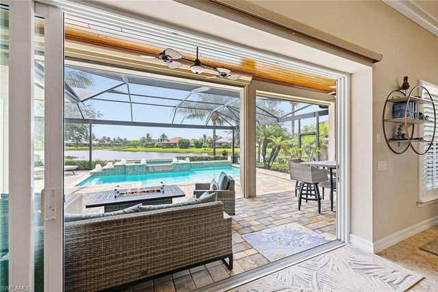 9446 Lagomar CT, Naples, FL 34114