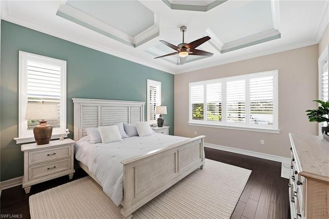 9446 Lagomar CT, Naples, FL 34114