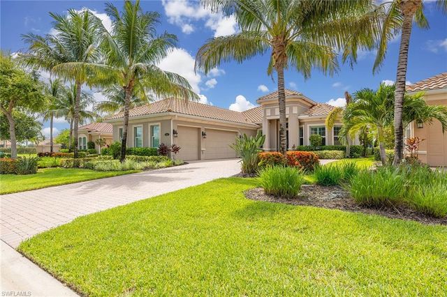 9446 Lagomar CT, Naples, FL 34114