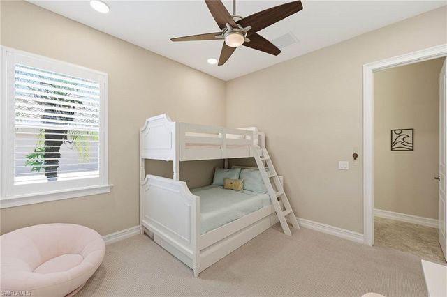 9446 Lagomar CT, Naples, FL 34114