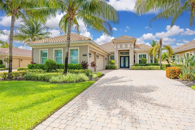 9446 Lagomar CT, Naples, FL 34114