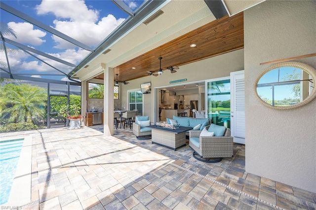9446 Lagomar CT, Naples, FL 34114