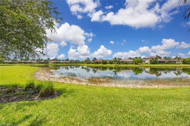 9446 Lagomar CT, Naples, FL 34114