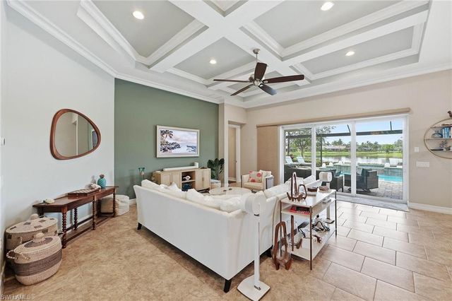 9446 Lagomar CT, Naples, FL 34114