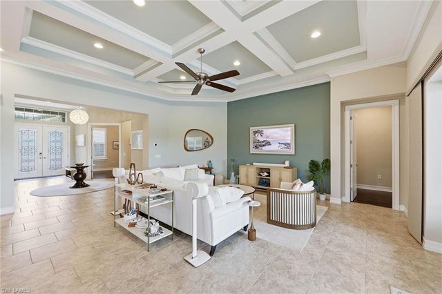 9446 Lagomar CT, Naples, FL 34114
