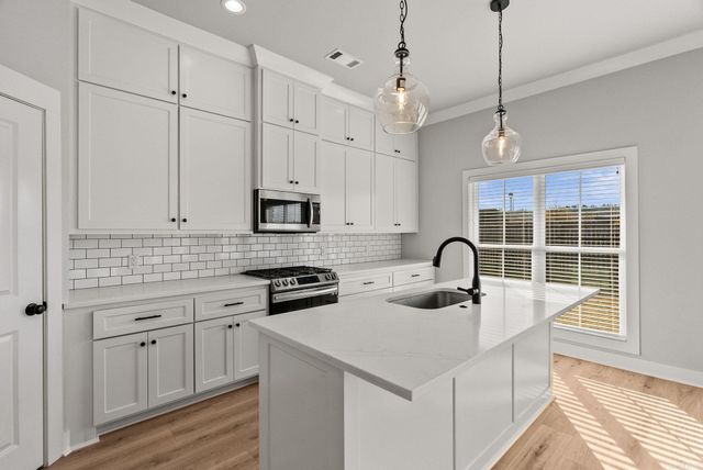 2321 Bridgegate Dr, Conway, AR 72034