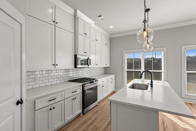 2321 Bridgegate Dr, Conway, AR 72034