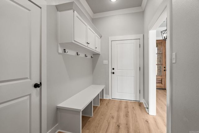 2321 Bridgegate Dr, Conway, AR 72034