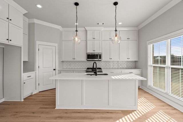 2321 Bridgegate Dr, Conway, AR 72034