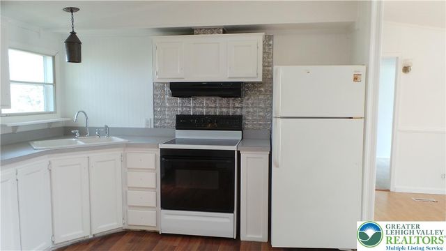 15 Canterbury Court, Forks Twp, PA 18040