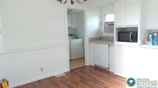 15 Canterbury Court, Forks Twp, PA 18040