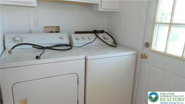 15 Canterbury Court, Forks Twp, PA 18040