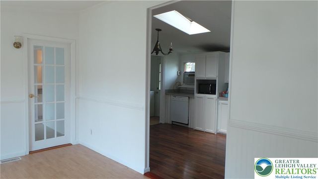 15 Canterbury Court, Forks Twp, PA 18040