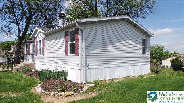 15 Canterbury Court, Forks Twp, PA 18040