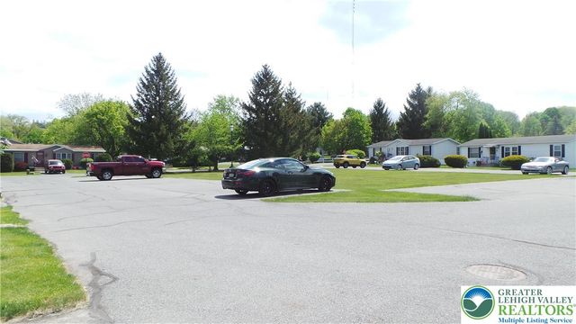 15 Canterbury Court, Forks Twp, PA 18040