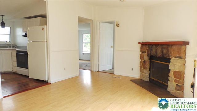 15 Canterbury Court, Forks Twp, PA 18040