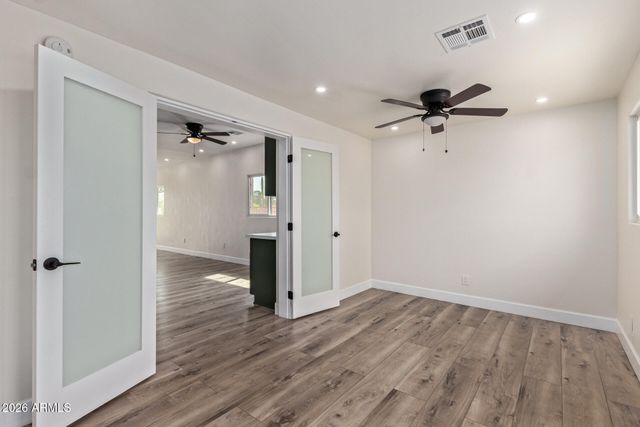 11437 W LAKESHORE Drive, Youngtown, AZ 85363
