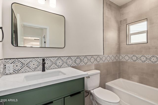 11437 W LAKESHORE Drive, Youngtown, AZ 85363