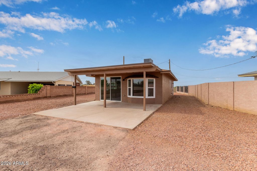 11437 W LAKESHORE Drive, Youngtown, AZ 85363