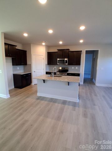 192 Mountain Island Drive 13, Statesville, NC 28677