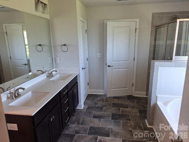 192 Mountain Island Drive 13, Statesville, NC 28677