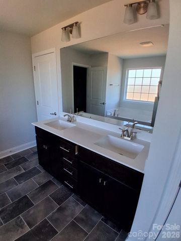 192 Mountain Island Drive 13, Statesville, NC 28677