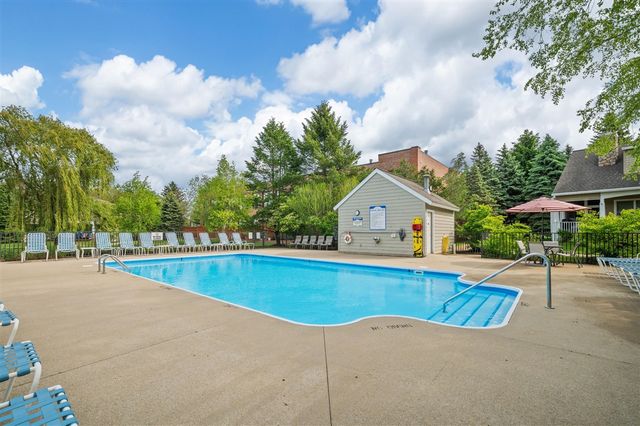 222 S Whittaker Street G, New Buffalo, MI 49117