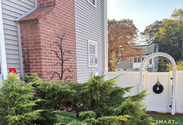 99 Quinsey Drive, Bridgeport, CT 06606