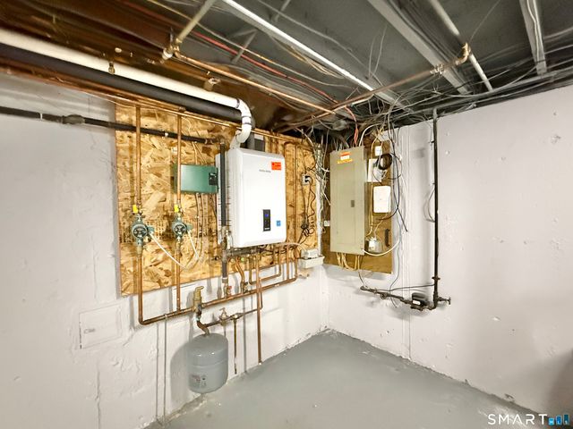 99 Quinsey Drive, Bridgeport, CT 06606