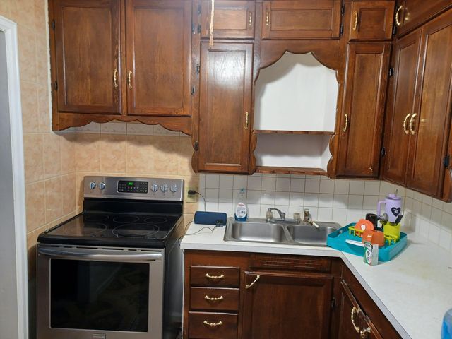 1841 N Burns Ave, Wichita, KS 67203