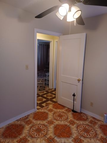 1841 N Burns Ave, Wichita, KS 67203