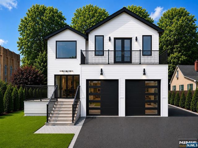 112 Old Tappan Road, Old Tappan, NJ 07675