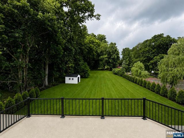 112 Old Tappan Road, Old Tappan, NJ 07675
