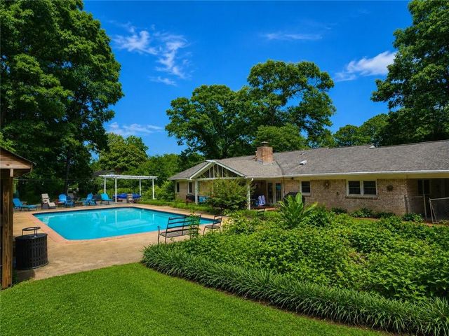 5045 Fox Forest, Lilburn, GA 30047