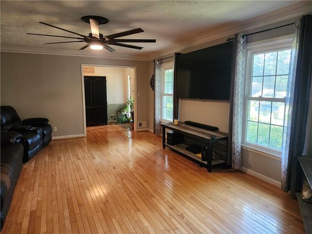 5045 Fox Forest, Lilburn, GA 30047