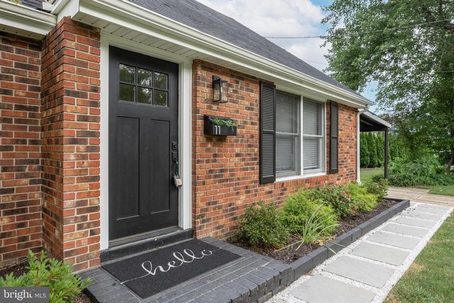11 E SUTTON AVE, Moorestown, NJ 08057