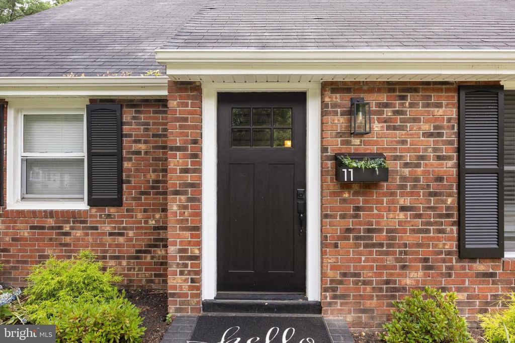 11 E SUTTON AVE, Moorestown, NJ 08057