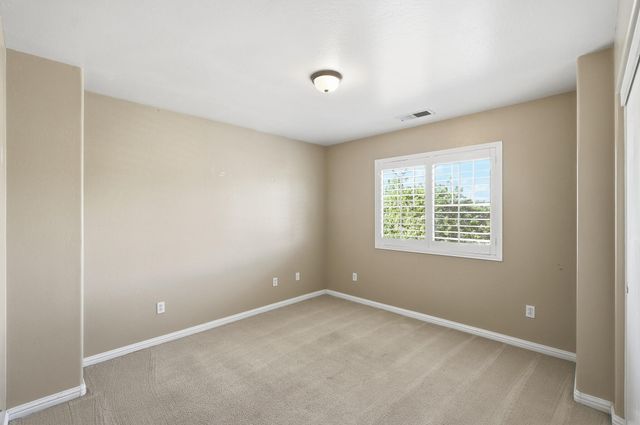 6229 W Ceres, Visalia, CA 93291